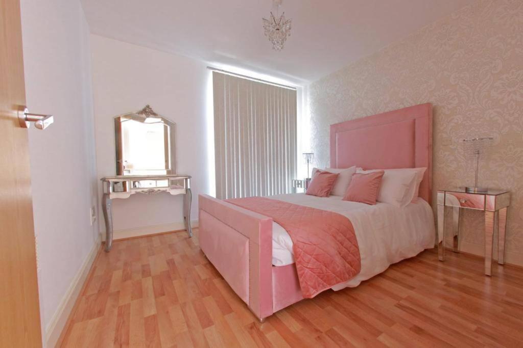 Chicstay Moura Бирмингам Екстериор снимка
